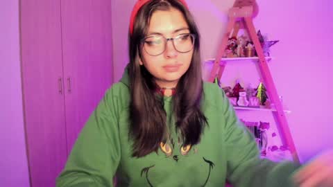 Snapshot of perfect__ana chatting on 12.10.24 Sarah Ana Banana online show from 12.10.24