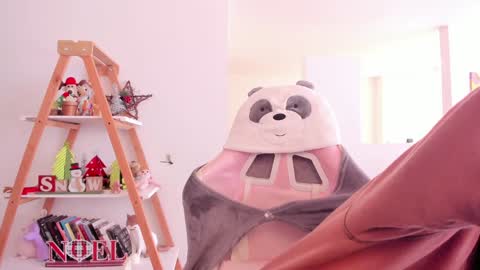 Snapshot of perfect__ana chatting on 01.08.25 Sarah Ana Banana online show from 01.08.25