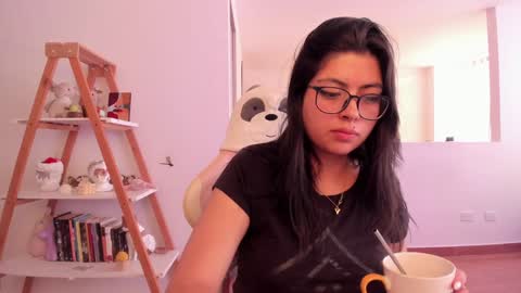 Snapshot of perfect__ana chatting on 02.07.25 Sarah Ana Banana online show from 02.07.25