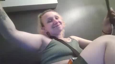 perfectly222peachy online show from 04.04.26