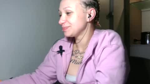 perfectly222peachy online show from 04.09.26