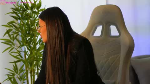 Snapshot of perfectt33n chatting on 02.13.25 Dee online show from 02.13.25