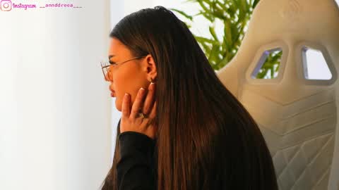 Snapshot of perfectt33n chatting on 02.19.25 Dee online show from 02.19.25