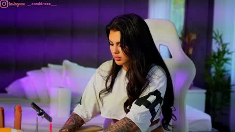 Snapshot of perfectt33n chatting on 09.13.25 Dee online show from 09.13.25