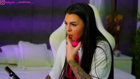 Snapshot of perfectt33n chatting on 10.06.25 Dee online show from 10.06.25
