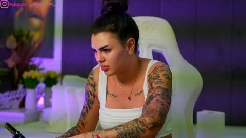 Dee online show from 11.25.25