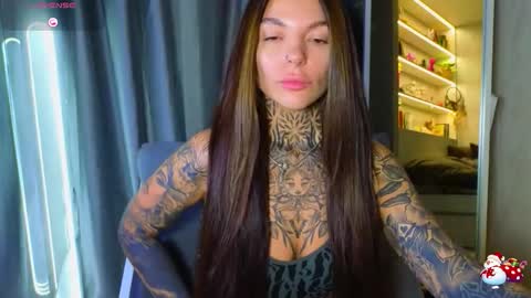 Snapshot of perfecttbaby77n chatting on 02.14.26 Anna online show from 02.14.26