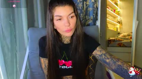 Snapshot of perfecttbaby77n chatting on 02.22.26 Anna online show from 02.22.26