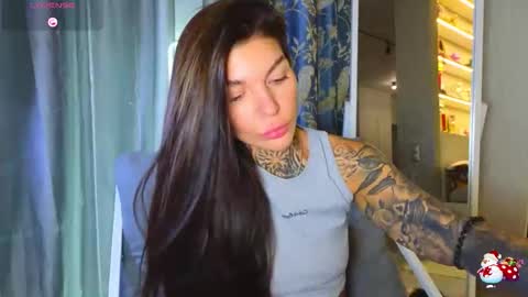 Snapshot of perfecttbaby77n chatting on 02.24.26 Anna online show from 02.24.26