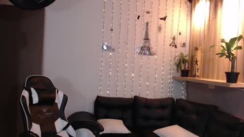 Perla online show from 02.17.25