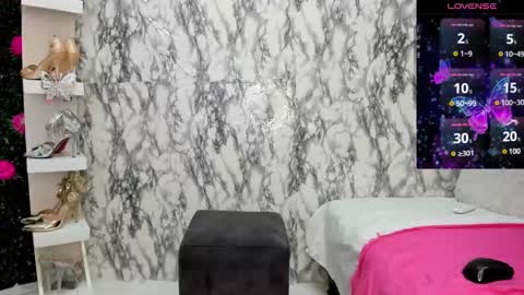 Perla Thompson online show from 02.08.25