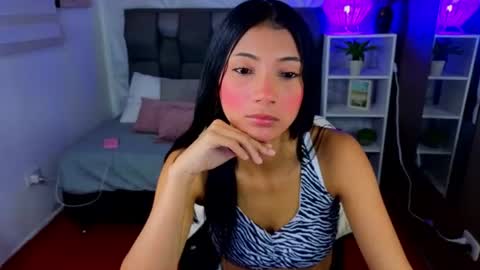 Snapshot of perlaa_moon_ chatting on 06.19.26 PERLA online show from 06.19.26