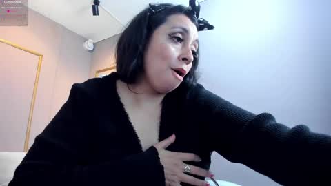 PerlaPreciosa online show from 02.14.25