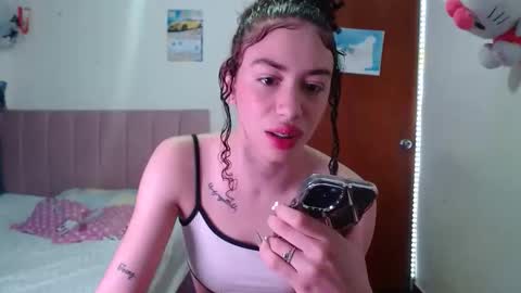 perlaweb_09 online show from 12.17.25