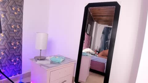 perlita_suarez online show from 02.22.25