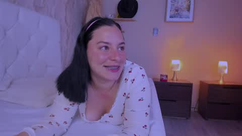 Snapshot of persefone_saira chatting on 04.04.26 Marie online show from 04.04.26