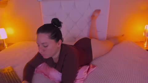 Snapshot of persefone_saira chatting on 04.15.26 Marie online show from 04.15.26