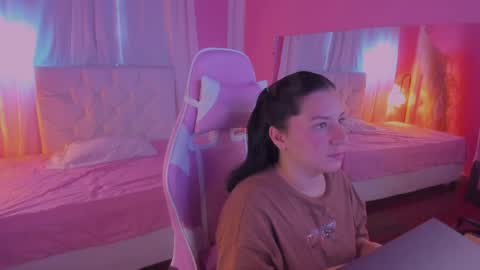 Snapshot of persefone_saira chatting on 04.30.26 Marie online show from 04.30.26