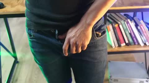 Snapshot of perseoo_88 chatting on 02.17.25 andres online show from 02.17.25