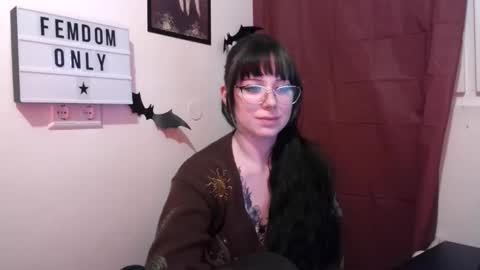 Snapshot of persephones_garden chatting on 05.14.26 Persephone online show from 05.14.26