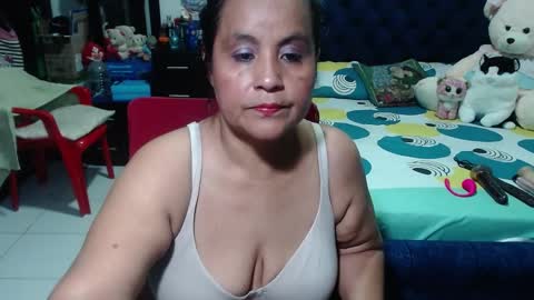 Snapshot of pervert_mommy_x chatting on 12.25.24 SAMY online show from 12.25.24