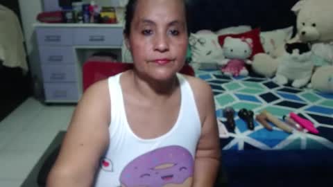 Snapshot of pervert_mommy_x chatting on 10.04.25 SAMY online show from 10.04.25