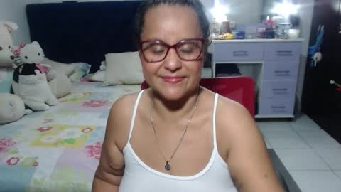 Snapshot of pervert_mommy_x chatting on 04.19.26 SAMY online show from 04.19.26