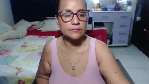 Snapshot of pervert_mommy_x chatting on 04.21.26 SAMY online show from 04.21.26