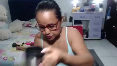Snapshot of pervert_mommy_x chatting on 04.22.26 SAMY online show from 04.22.26