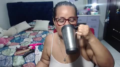 Snapshot of pervert_mommy_x chatting on 05.08.26 SAMY online show from 05.08.26