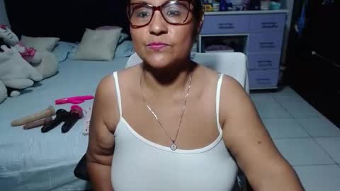 Snapshot of pervert_mommy_x chatting on 05.16.26 SAMY online show from 05.16.26