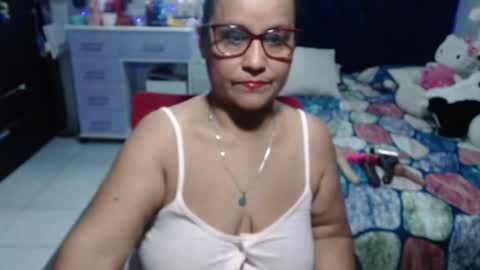 Snapshot of pervert_mommy_x chatting on 06.01.26 SAMY online show from 06.01.26