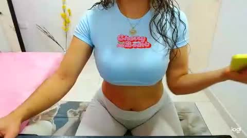 Snapshot of perverthotgirl chatting on 02.18.26 linda online show from 02.18.26