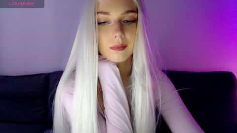 Snapshot of pervyblonde chatting on 12.13.24 Isabella online show from 12.13.24