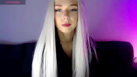 Snapshot of pervyblonde chatting on 03.04.25 Isabella online show from 03.04.25