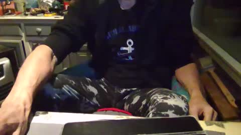 Snapshot of peter_on_kik chatting on 12.18.25 make me cum in pvt dutch german daddy c2c bigcock online show from 12.18.25