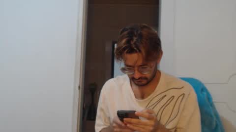 Snapshot of peter_x_annaud chatting on 10.06.25 FELIPE online show from 10.06.25