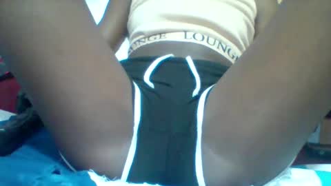 Snapshot of petite_ariana chatting on 02.28.26 ariana online show from 02.28.26