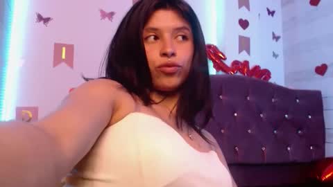 petite online show from 11.07.25