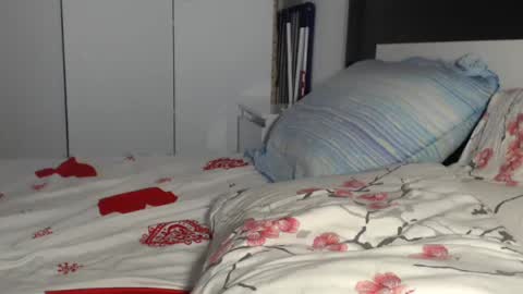 Snapshot of petite_danielle chatting on 06.28.26 petite_danielle online show from 06.28.26