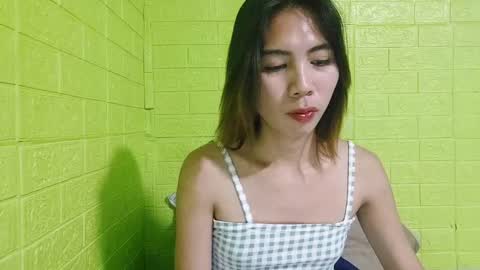 Snapshot of petite_dicklover chatting on 01.11.25 Yuriee online show from 01.11.25