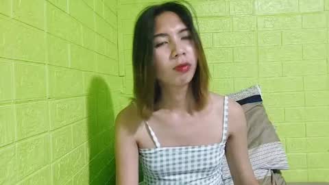 Snapshot of petite_dicklover chatting on 01.11.25 Yuriee online show from 01.11.25