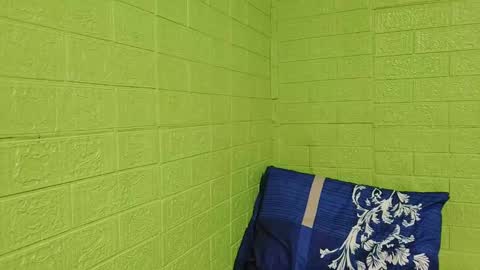 Snapshot of petite_dicklover chatting on 03.04.25 Yuriee online show from 03.04.25