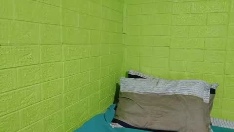 Snapshot of petite_dicklover chatting on 03.06.25 Yuriee online show from 03.06.25