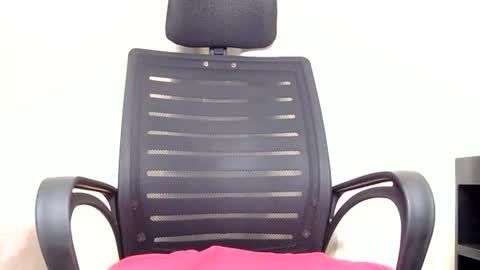 Snapshot of petite_freakette chatting on 06.12.26 Moon online show from 06.12.26