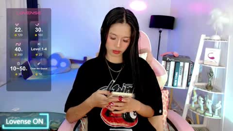 Snapshot of petite_jackyxx chatting on 09.25.25 Jacky online show from 09.25.25