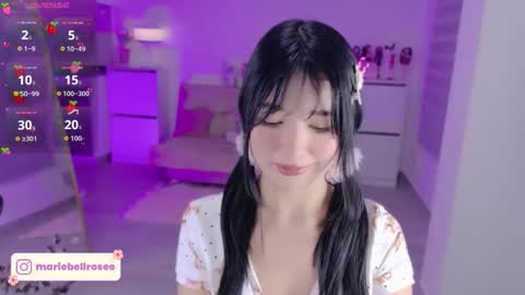 Snapshot of petite_marie_ chatting on 04.28.26 petite_marie_ online show from 04.28.26