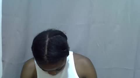 petite_melan online show from 10.02.25