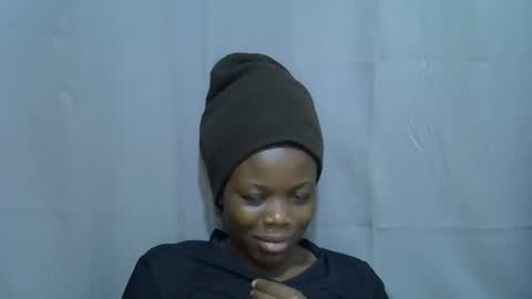 petite_melan online show from 10.06.25