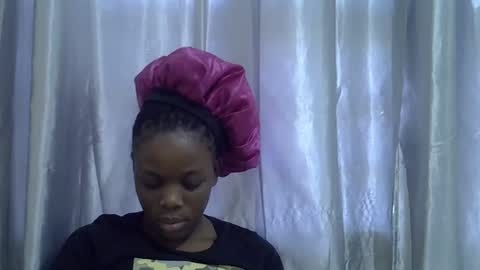 petite_melan online show from 10.20.25